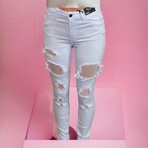 WOMEN’S WHITE DAMAGED FISH NET JEANS